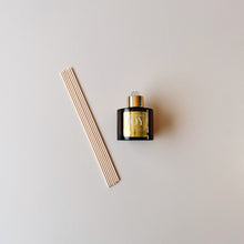 Load image into Gallery viewer, Velvet Peony & Oud Diffuser