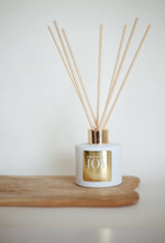 Load image into Gallery viewer, Black Plum &amp; Rhubarb 100ml Diffuser
