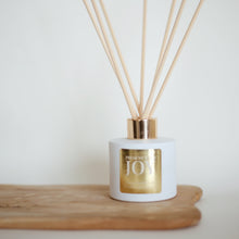 Load image into Gallery viewer, Black Plum &amp; Rhubarb Diffuser
