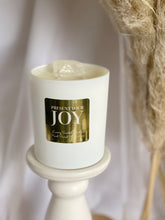 Load image into Gallery viewer, The Clear Quartz Crystal Candle - Dark Honey &amp; Tobacco
